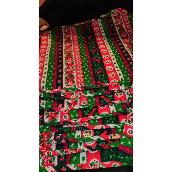 NOS Set Of 16 Quilted Christmas Themed Placemats Napkins Festive Pattern - Picture 2 of 7